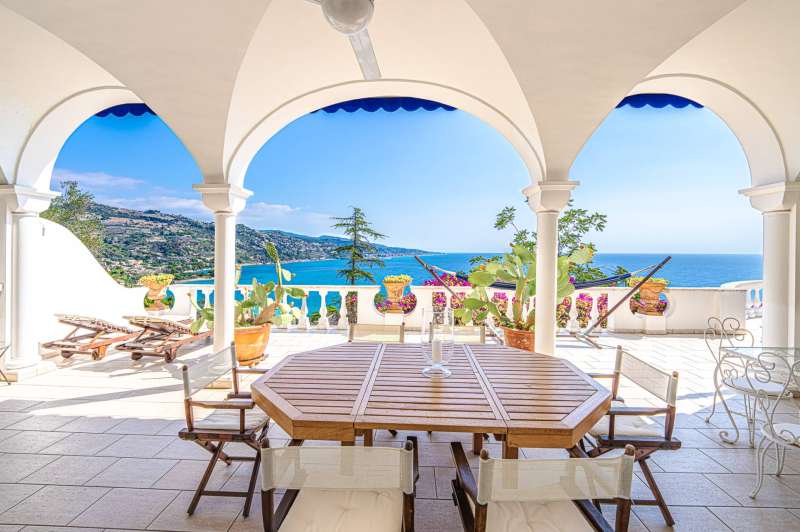 Luxusvilla in der Stadt Ventimiglia