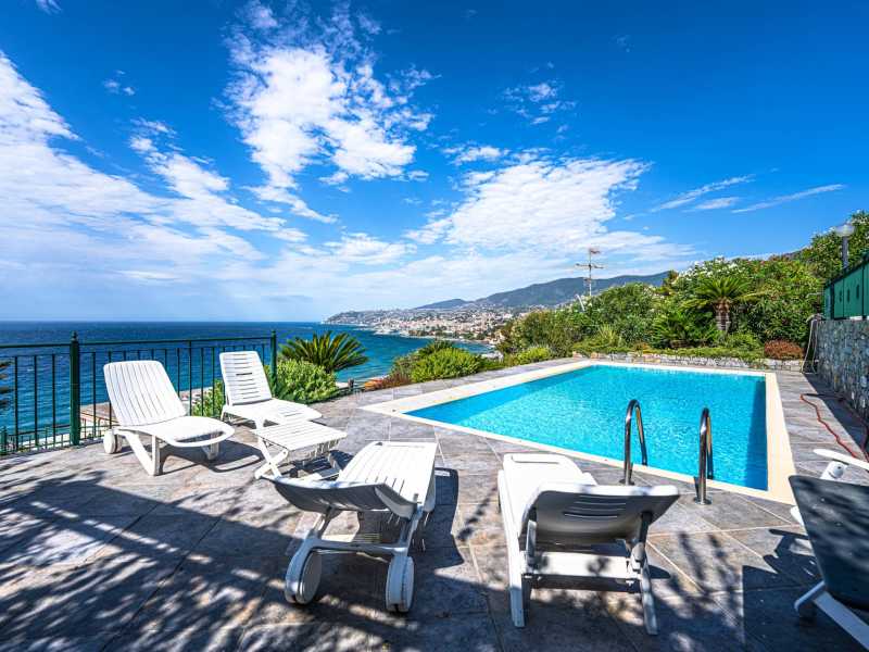 Sanremo: Villa von 180 m² zu vermieten