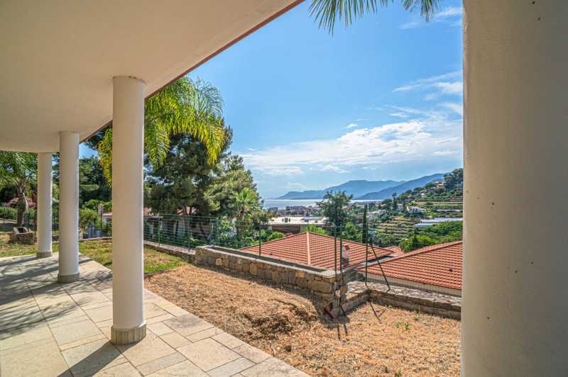 Moderne Reihenhaus in Bordighera